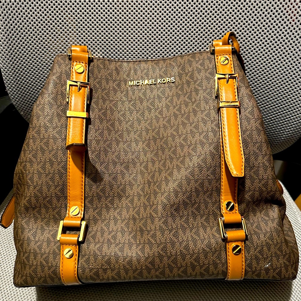 MICHAEL KORS HAND BAG